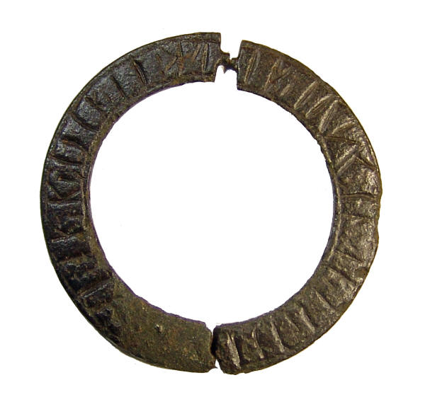 ringbrooch